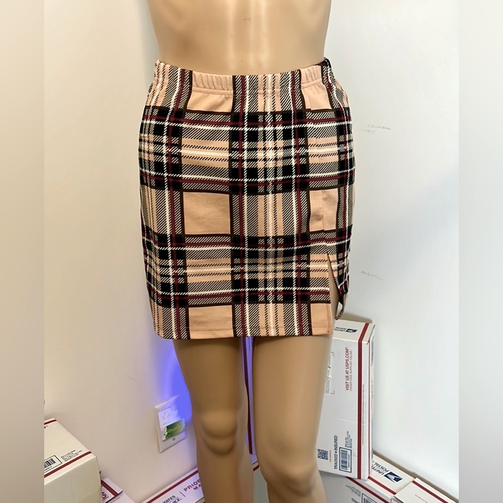Plaid mini skirt